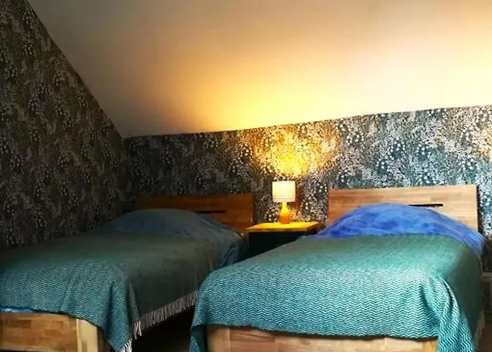 Maison A Avec Jardin Pour 4 Personnes - Fr-1-510-101